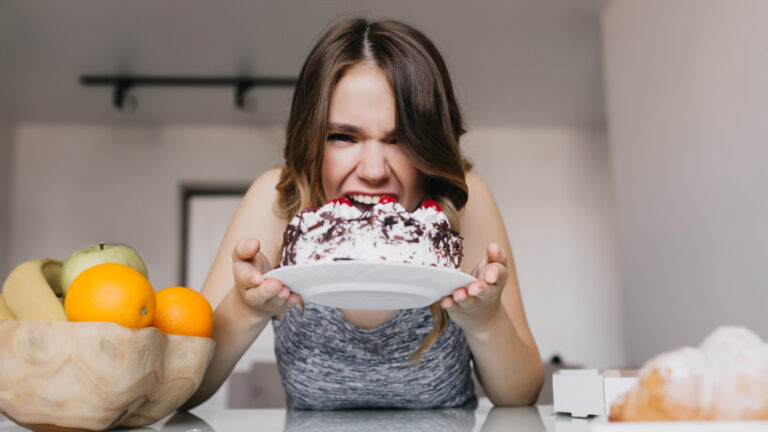 Компульсивное переедание: когда стоит обратиться к специалисту