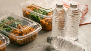 Микропластик в пищевой цепи: невидимая угроза на тарелке